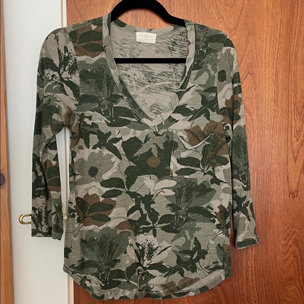 Floral Camouflage V-Neck Women's Top